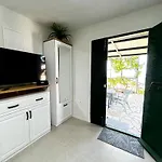 Josh Apartman *