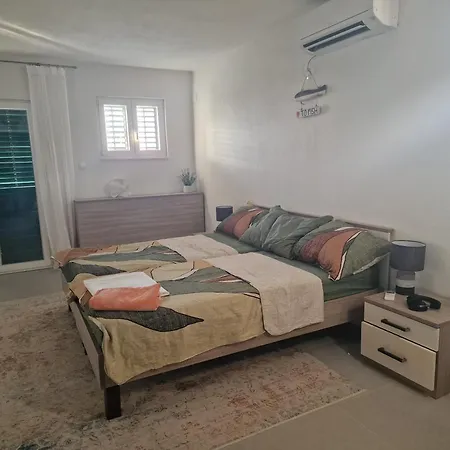 Josh Apartment *